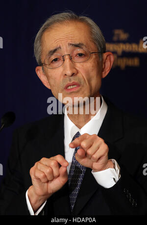 Tokyo, Japan. 9th Dec, 2016. Japan's megabank Mitsubishi UFJ Financial Group (MUFG) president Nobuyuki Hirano speaks before foreign in Tokyo on Friday, December 9, 2016. The Bank of Tokyo-Mitsubishi UFJ is aiming to focus more on overseas banking markets. © Yoshio Tsunoda/AFLO/Alamy Live News Stock Photo