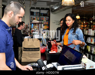 Ayesha Curry signing copies of her first cookbook 'The Seasoned Life: Food, Family, Faith, and the Joy of Eating Well' at Books & Books, Bal Harbour Shops in Miami Beach, Florida.  Featuring: Ayesha Curry Where: Miami Beach, Florida, United States When: 0 Stock Photo