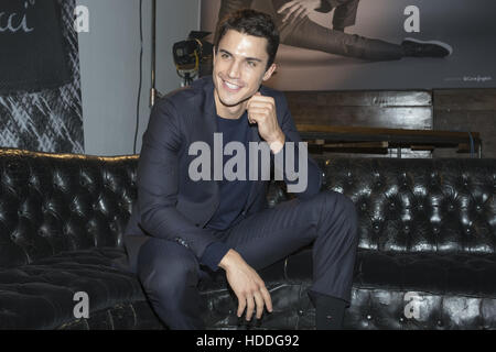 Actor Alex Gonzalez attends the presentation of the new campaign Fall Winter Emidio Tucci  Featuring: Alex Gonzalez Where: Madrid, Spain When: 04 Oct 2016 Stock Photo