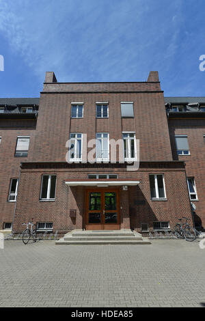 Evangelisches Gymnasium zum Grauen Kloster, Salzbrunner Strasse, Wilmersdorf, Berlin, Deutschland Stock Photo