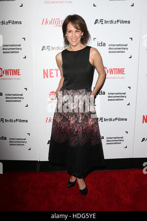 Hollywood, CA. 09th Dec, 2016. Annabeth Gish, At 32nd Annual IDA Documentary Awards At Paramount Studios, California on December 09, 2016. © Faye Sadou/Media Punch/Alamy Live News Stock Photo