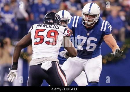 Indianapolis, Indiana, USA. 11th Dec, 2016. December 11th, 2016 - Indianapolis, Indiana, U.S. - Indianapolis Colts offensive tackle Joe Reitz (76) blocks during the NFL Football game between the Houston Texans and the Indianapolis Colts at Lucas Oil Stadium. © Adam Lacy/ZUMA Wire/Alamy Live News Stock Photo