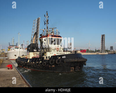40 (tugboat, 2012) at the kai in front of the Berendrechtlock pic2 Stock Photo