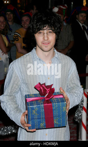 Actor Josh Zuckerman, cast member of the new film, 'Surviving Christmas', poses for photographers at the premiere of the film at Grauman's Chinese Theatre in Los Angeles, October 14, 2004. Photo by Francis Specker Stock Photo