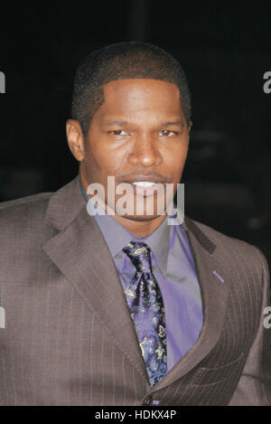 Actor Jamie Foxx poses for photographers at the premiere of the new