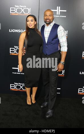 Gloria Govan and Derek Fisher attending the premiere of 'Boo! A Madea Halloween' at the ArcLight Cinerama Dome in Hollywood, California.  Featuring: Gloria Govan, Derek Fisher Where: Los Angeles, Califorrnia, United States When: 17 Oct 2016 Stock Photo