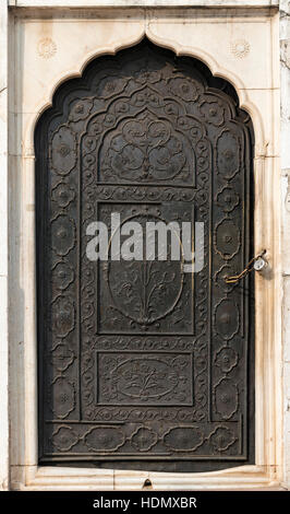 Bronze door at Moti Masjid (Pearl Mosque), Red Fort, Old Delhi, India Stock Photo