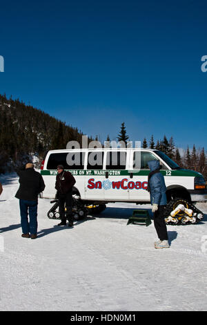 Mount Washington Valley, Pinkham Notch, New Hampshire, Great Glen Outdoor Center, the Snow Coach on the mountain in winter Stock Photo