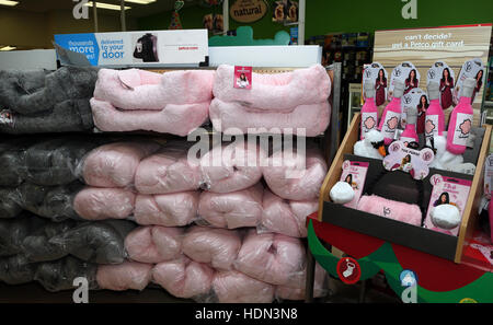 West Hollywood, CA. 12th Dec, 2016. Atmosphere, At Product launch; Vanderpump Pets, founded by Lisa Vanderpump, At Petco Store In California on December 12, 2016. Credit:  Faye Sadou/Media Punch/Alamy Live News Stock Photo