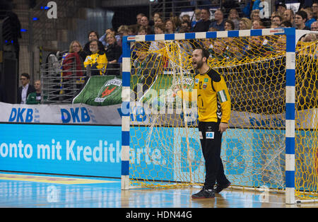 Berlin, Germany. 11th Dec, 2016. Fuechse goalie Silvio Heinevetter calls out to his teammates in the German Handball Bundesliga match between Fuechse Berlin and TBV Lemgo at the Max-Schmeling Halle in Berlin, Germany, 11 December 2016. Photo: Paul Zinken/dpa/Alamy Live News Stock Photo