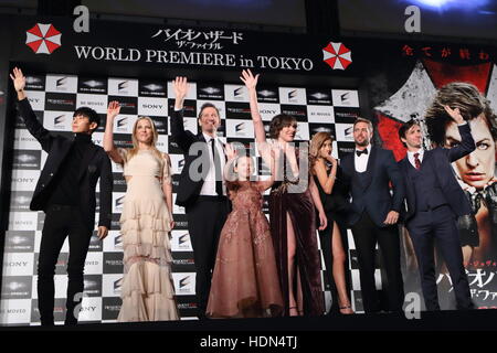 Tokyo, Japan. 13th Dec, 2016. Actress Milla Jovovich and cast members attend the world premiere of the film 'Resident Evil: The Final Chapter' in Tokyo, Japan on December 13, 2016. Credit:  AFLO/Alamy Live News Stock Photo