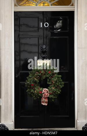 Downing Street, London, UK. 13th Dec, 2016. Christmas decoration on No 10 Downing Street. Credit:  Dinendra Haria/Alamy Live News Stock Photo