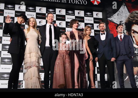 L-R) Resident Evil: The Final Chapter Cast - Fraser James, Ruby Rose,  Milla Jovovich, Director Paul W.S. Anderson, William Levy, Ali Larter, Rola  and Eoin Macken arrives at the Resident Evil: The