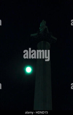 London, UK. 14th Dec, 2016. Final Supermoon of 2016 over Trafalgar Square, London. Credit:  claire doherty/Alamy Live News Stock Photo