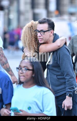 Fred Armisen spotted hugging an unidentified woman as he walks in Soho  Featuring: Fred Armisen Where: Manhattan, New York, United States When: 20 Oct 2016 Stock Photo