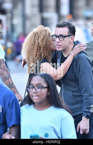 Fred Armisen spotted hugging an unidentified woman as he walks in Soho  Featuring: Fred Armisen Where: Manhattan, New York, United States When: 20 Oct 2016 Stock Photo