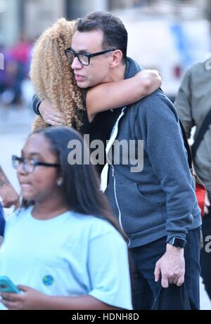 Fred Armisen spotted hugging an unidentified woman as he walks in Soho  Featuring: Fred Armisen Where: Manhattan, New York, United States When: 20 Oct 2016 Stock Photo