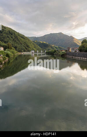 Ponte della Maddalena or Devils Bridge, Borgo a Mozzano, Italy Stock Photo