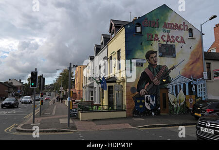 Belfast Falls Rd Republican Mural at Beechmount Avenue,Eiri Amach 1916 na casca Stock Photo