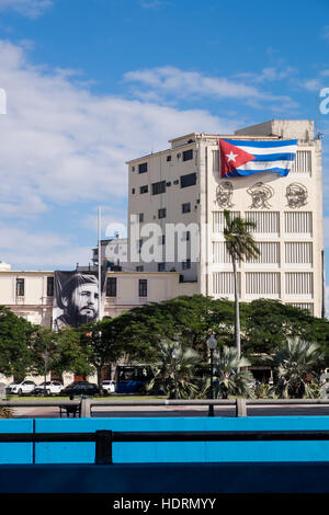 Cuban flag, photo of Che, and sculptural stencil portraits of the revolutionary leaders, Julio Antonio Mella, Camilo Cienfuegos, Che Guavara on the Yo Stock Photo