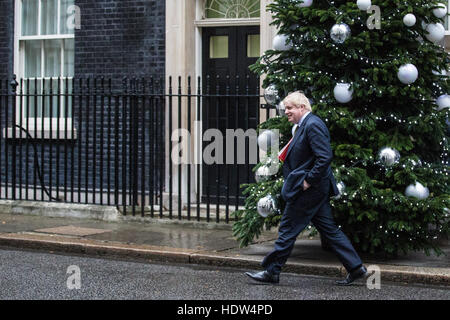 London, UK. 13th December, 2016. Boris Johnson MP, Foreign Secretary, leaves a Cabinet meeting at 10 Downing Street. Stock Photo