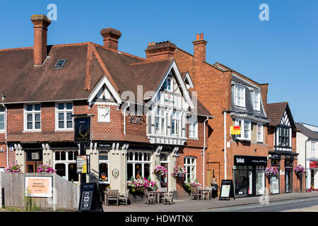 16th century The Stag Pub, Ascot High Street, Ascot, Berkshire, England, United Kingdom Stock Photo