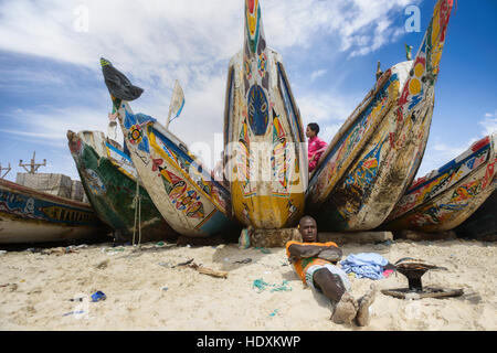 FIshermen, peddlers, boats in Nouakchott's famous fish market Stock Photo