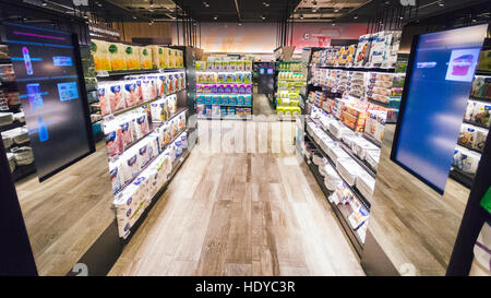 Coop Italia, Italy’s largest supermarket chain, has collaborated with Accenture to reinvent the customer experience in new shop Stock Photo