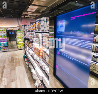 Coop Italia, Italy’s largest supermarket chain, has collaborated with Accenture to reinvent the customer experience in new shop Stock Photo