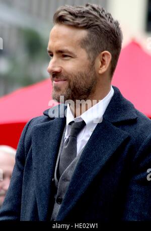 Hollywood, California, USA. 14th Dec, 2016. Ryan Reynolds Honored With Star On The Hollywood Walk Of Fame .6801 Hollywood Blvd in front of Hollywood & Highland, Hollywood, California, USA. Ryan REYNOLDS . © Clinton H.Wallace/Photomundo International/ Photos Inc © Clinton Wallace/Globe Photos/ZUMA Wire/Alamy Live News Stock Photo