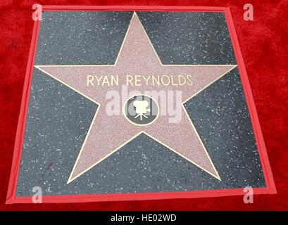 Hollywood, California, USA. 14th Dec, 2016. Ryan Reynolds Honored With Star On The Hollywood Walk Of Fame .6801 Hollywood Blvd in front of Hollywood & Highland, Hollywood, California, USA. Ryan REYNOLDS STAR ON THE HOLLYWOOD WALK OF FAME . © Clinton H.Wallace/Photomundo International/ Photos Inc © Clinton Wallace/Globe Photos/ZUMA Wire/Alamy Live News Stock Photo