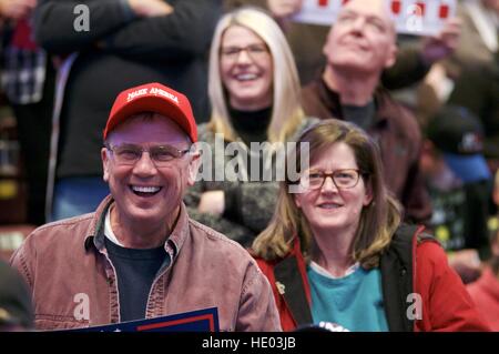 Hershey, Pennsylvania, USA. 6th Nov, 2016. Trump supporters are seen in the crowd of a post-election Thank You Tour event of President-Elect Donald Trump and Vice-President-Elect Mike Pence, at the Giant Center in Hershey, PA. © Bastiaan Slabbers/ZUMA Wire/Alamy Live News Stock Photo