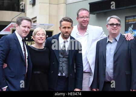 Hollywood, USA. 15th Dec, 2016. Tammy Reynolds, Ryan Reynolds, Terry Reynolds, Patrick Reynolds, Jeff Reynolds, at Ryan Reynolds Honored With Star On The Hollywood Walk Of Fame, at Regency Village Theatre In California on December 15, 2016. © Faye Sadou/Media Punch/Alamy Live News Stock Photo