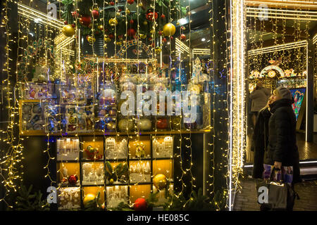 Moscow, Russia. 16th December, 2016. Traditional annual 'The Journey to Christmas' winter festival started in Moscow, Russia Credit: Nikolay Vinokurov/Alamy Live News Stock Photo