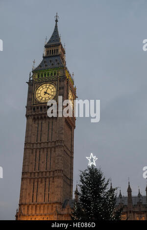 London, UK. 16th December 2016. Christmas Decorations in Central London. Big Ben and Christmas Tree. © claire doherty/Alamy Live News Stock Photo