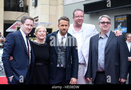 Hollywood, CA, USA. 15th Dec, 2016. 15 December 2016 - Hollywood, California - Ryan Reynolds, Tammy Reynolds, Terry Reynolds, Patrick Reynolds, Jeff Reynolds. Ryan Reynolds Honored With Star On The Hollywood Walk Of Fame. Photo Credit: F. Sadou/AdMedia © AdMedia/ZUMA Wire/Alamy Live News Stock Photo