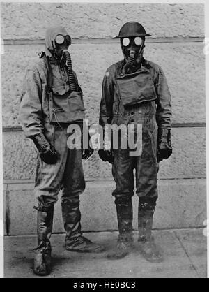 Chemical development Section (and) Mechanical Research and Development Section; summary of achievements, 1917-1918 (1918) Stock Photo