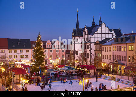 Christmas market with town hall, Saalfeld, Thuringia, Germany