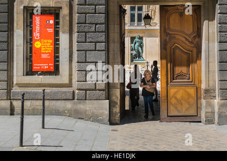 entrance and inner courtyard of carnavalet museum Stock Photo