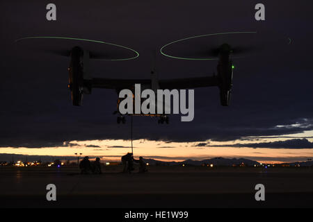 Soldiers with the 19th Special Operations Group practice fast-roping out of a CV-22 Osprey in preparation for a routine training operation at Hill Air Force Base, Utah, Nov. 4, 2015 during exercise Ultimate Archer. Ultimate Archer was a task force exercise that put Air Commandos in an unfamiliar environment to practice deployed operations. The six-day exercise gave Hurlburt Airmen a chance to work with units outside of the 1st Special Operations Wing and included the 388th Fighter Wing and the 19th SOG.  Airman Kai White Stock Photo