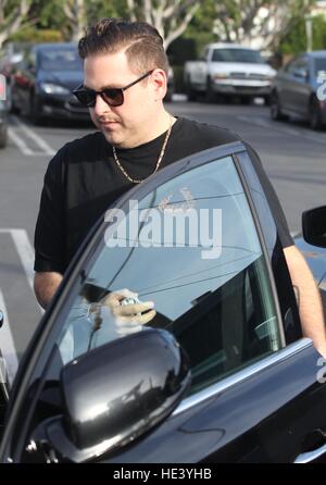 Jonah Hill after leaving a branch of Fred Segal in Beverly Hills, California.  Featuring: Jonah Hill Where: Beverly Hills, California, United States When: 07 Nov 2016 Stock Photo