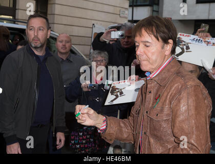 Sir Cliff Richard pictured arriving at the Radio 2 studio  Featuring: Sir Cliff Richard Where: London, United Kingdom When: 11 Nov 2016 Stock Photo