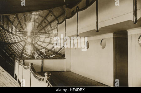 Interior of the R100 Airship (Howden Aerodrome 1933 (2 (archive Stock ...