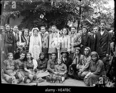 Miri și nuntași  The project Costică Acsinte Archive needs help: please donate and share the link igg.me/at/acsinte/x/6146081 ( http://igg.me/at/acsinte/x/6146081 )   DAM by IDimager www.idimager.com/WP/?page id=20 ( http://www.idimager.com/WP/?page id=20 ) Stock Photo