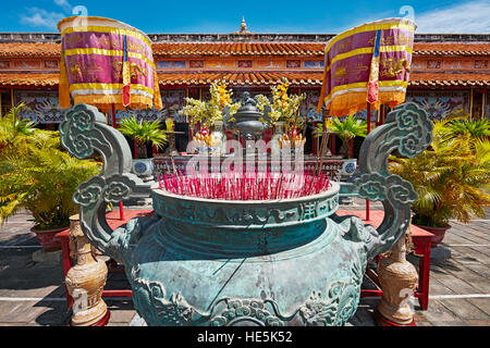 Bronze Urn at The To Mieu Temple. Imperial City (The Citadel), Hue, Vietnam. Stock Photo