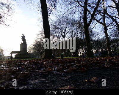King Edward Statue silhouette in Manchester England Stock Photo