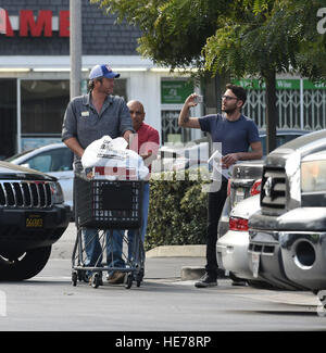 Gwen Stefani and Blake Shelton go shopping with her son Apollo  Featuring: Blake Shelton Where: Los Angeles, California, United States When: 16 Nov 2016 Stock Photo