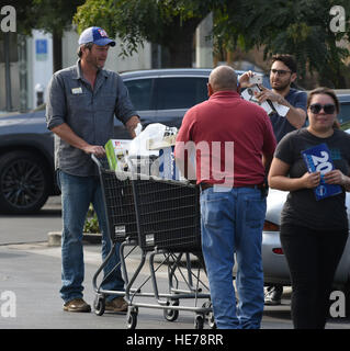 Gwen Stefani and Blake Shelton go shopping with her son Apollo  Featuring: Blake Shelton Where: Los Angeles, California, United States When: 16 Nov 2016 Stock Photo