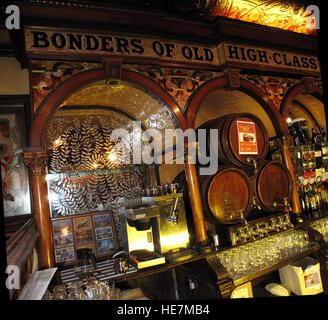 Famous Crown Bar mirrors,Gt Victoria St,Belfast Stock Photo