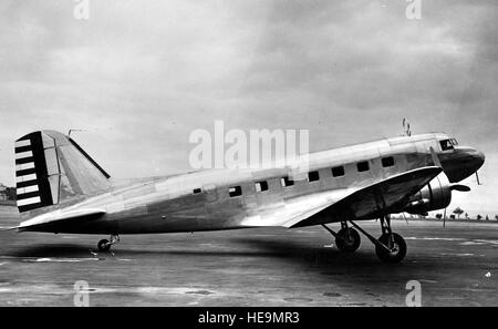 Douglas C-39: The Douglas C-39 was a military transport version of ...